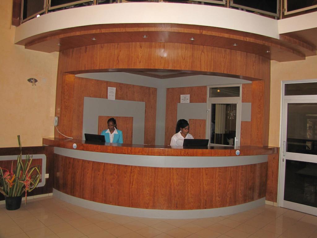 Afrique Hotel Douala Airport Экстерьер фото