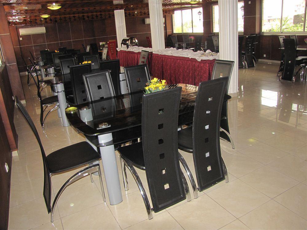 Afrique Hotel Douala Airport Экстерьер фото