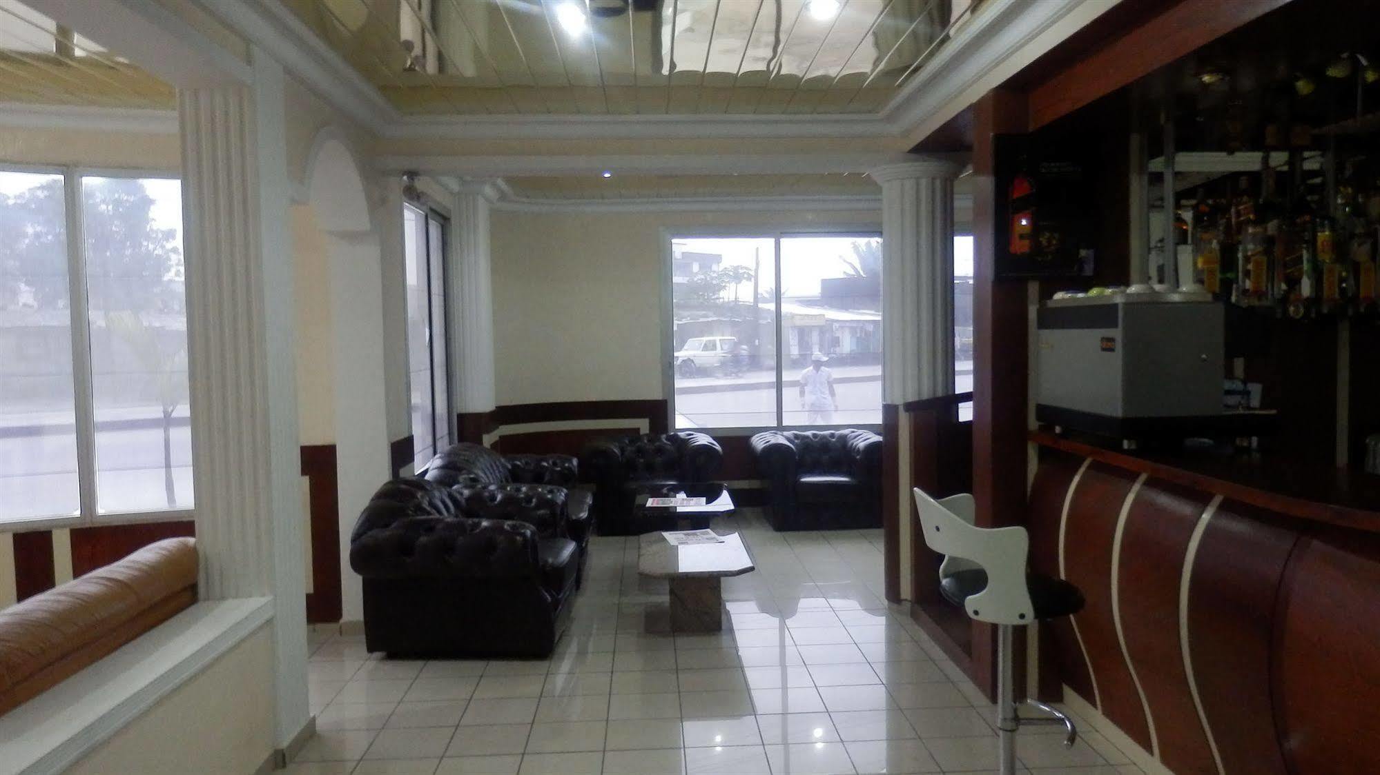 Afrique Hotel Douala Airport Экстерьер фото